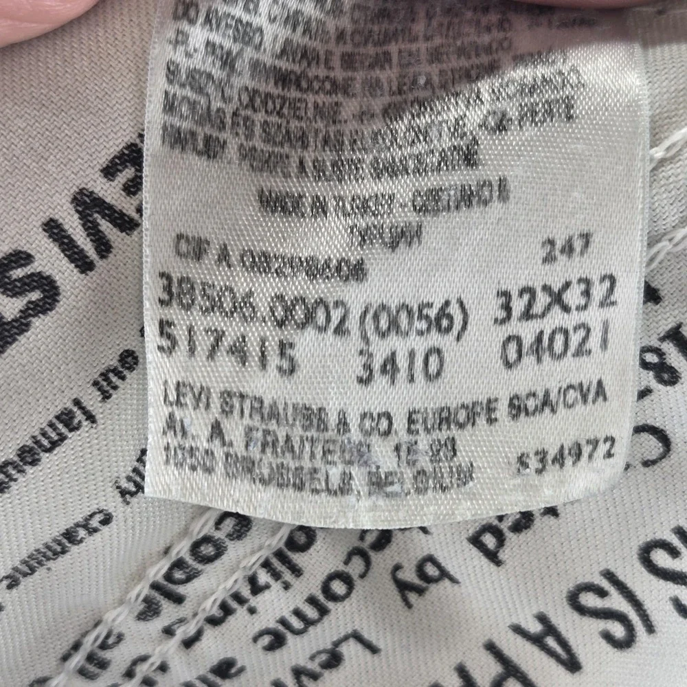 Levis 11899 important